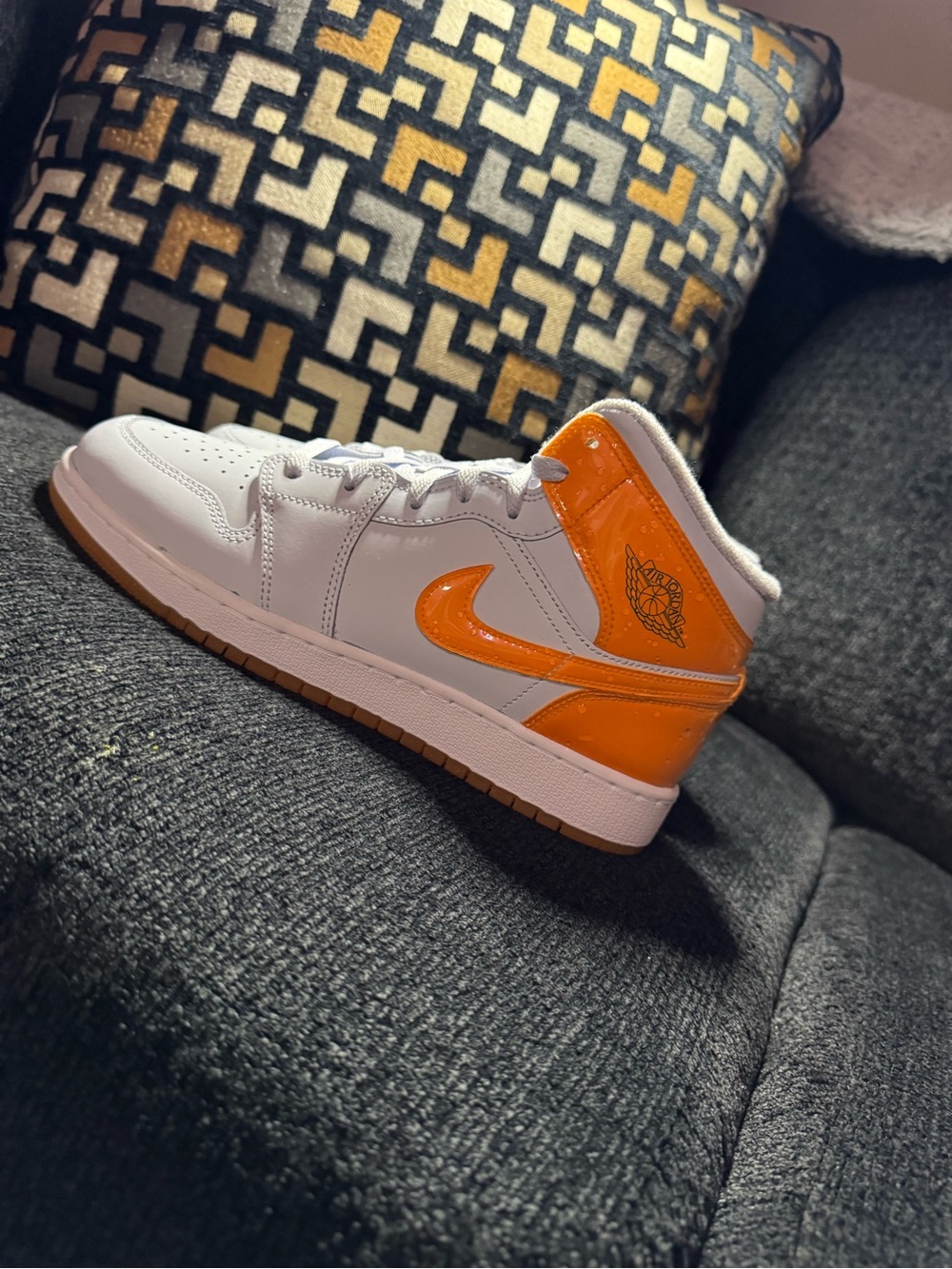 Air Jordan 1 Mid SE 'Gatorade Pack' Boys size 7Y Brand New